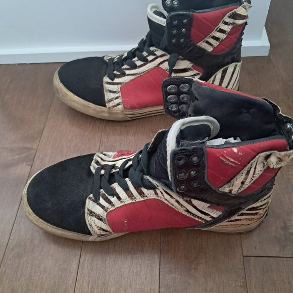 Sneakers - Picture 4 of 4